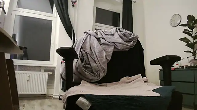 chubbysmallcockxh online show from March 28, 8:30 pm