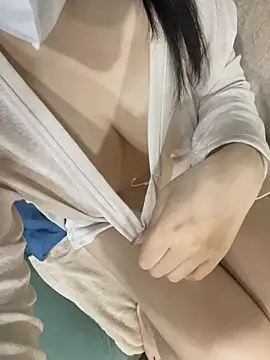 Snapshot of Onee-Chew chatting on January 17, 11:59 am Onee-Chew online show from January 17, 11:59 am