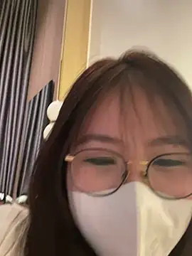 Snapshot of Onee-Chew chatting on February 28, 12:39 pm Onee-Chew online show from February 28, 12:39 pm