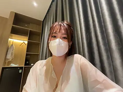 Onee-Chew online show from June 7, 4:11 pm