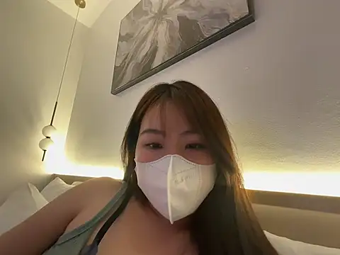Onee-Chew online show from June 26, 4:44 pm