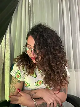 Snapshot of Samantha_Bernardo chatting on February 7, 3:10 am Samantha Bernardo online show from February 7, 3:10 am