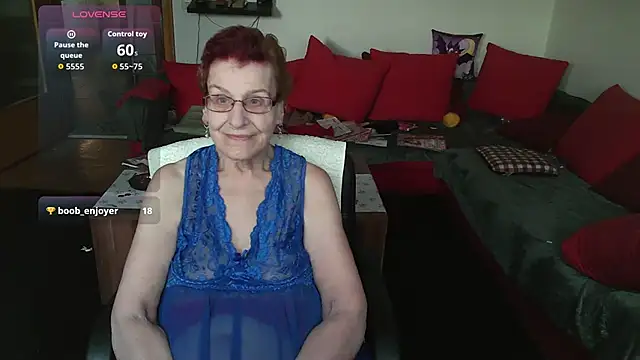 HeisseomaOriginal online show from January 19, 8:18 am