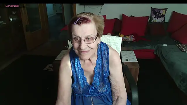 HeisseomaOriginal online show from March 22, 8:18 am