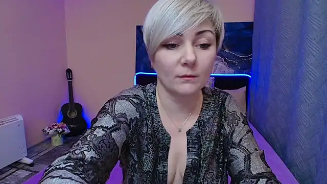 Snapshot of BlondPearl chatting on February 14, 6:15 pm BlondPearl online show from February 14, 6:15 pm