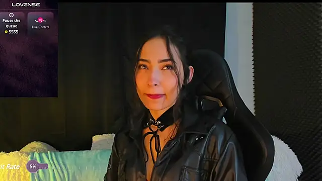 Snapshot of rosario215B chatting on December 10, 8:51 am rosario215B online show from December 10, 8:51 am