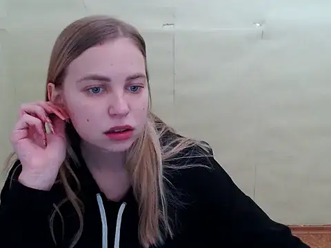 klerkarina online show from December 3, 6:04 am
