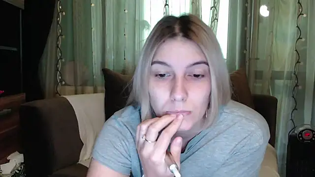 lovingfeetheels online show from October 11, 7:07 am