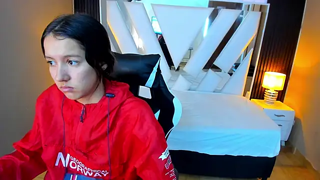 Linda4Petite online show from October 12, 12:59 pm