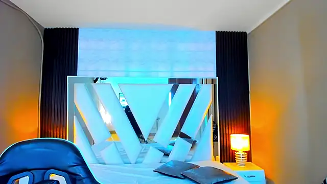 Linda4Petite online show from January 17, 6:11 pm