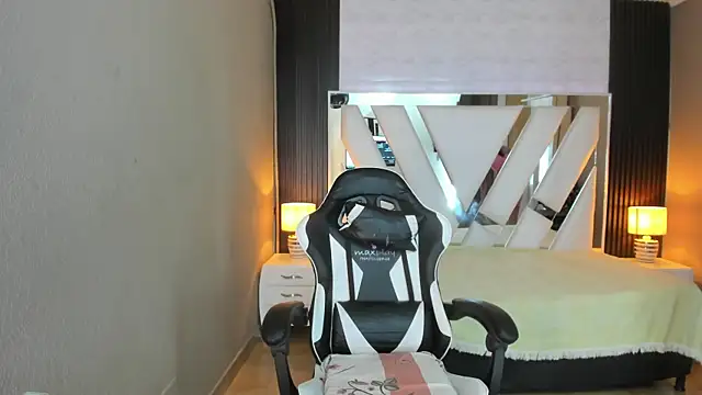 Linda4Petite online show from April 10, 6:34 pm