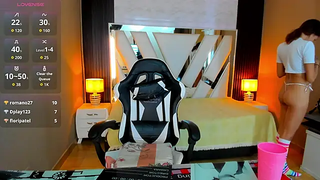 Linda4Petite online show from April 22, 6:42 pm