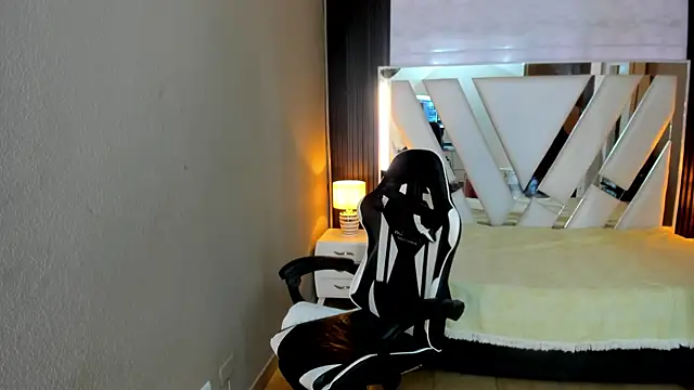 Linda4Petite online show from April 24, 6:32 pm