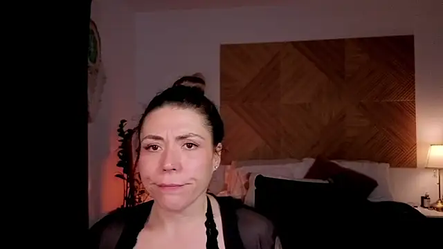 Ellie-L-Elizabeth online show from April 17, 3:09 am