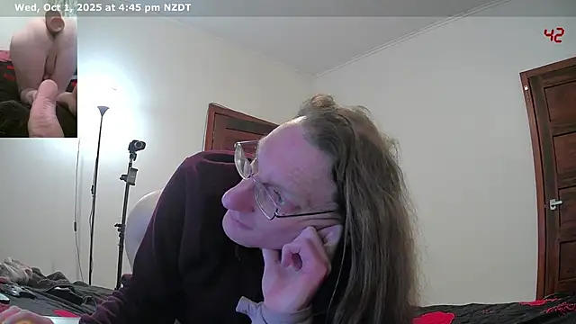 CDAdalyn online show from October 1, 3:45 am