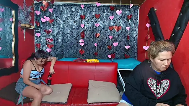 lesbiancuple online show from February 14, 12:19 am