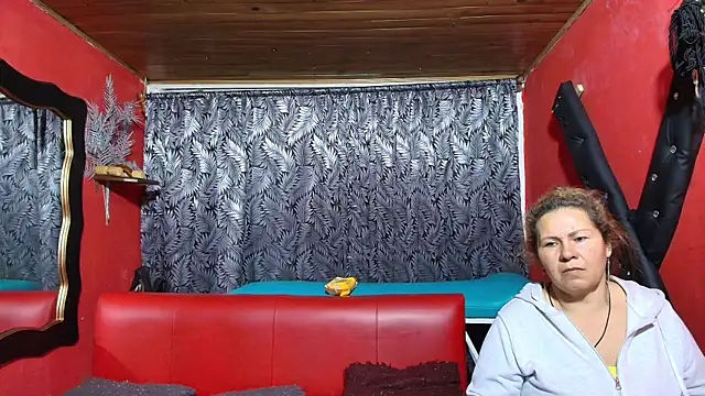 lesbiancuple online show from February 26, 12:16 am