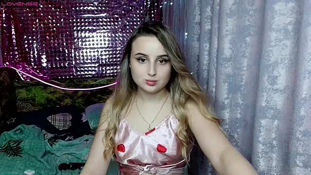 Snapshot of Careys_universe chatting on December 16, 2:36 am Careys universe online show from December 16, 2:36 am