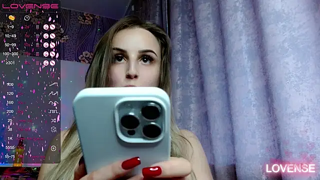 Snapshot of Careys_universe chatting on September 27, 9:47 am Careys universe online show from September 27, 9:47 am