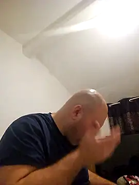 Snapshot of mario890605 chatting on March 5, 12:49 am mario890605 online show from March 5, 12:49 am