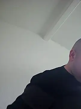 Snapshot of mario890605 chatting on March 12, 11:31 am mario890605 online show from March 12, 11:31 am