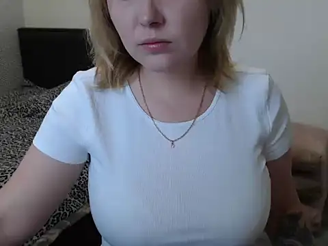 Snapshot of leeilawow chatting on May 27, 6:43 am leeilawow online show from May 27, 6:43 am