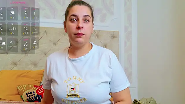 KarinaNoir online show from October 14, 3:51 am