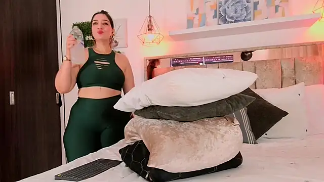 Snapshot of Dulce_Morrys chatting on February 13, 4:36 pm Dulce Morrys online show from February 13, 4:36 pm