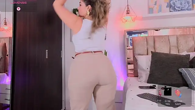 Snapshot of Dulce_Morrys chatting on February 22, 4:27 pm Dulce Morrys online show from February 22, 4:27 pm