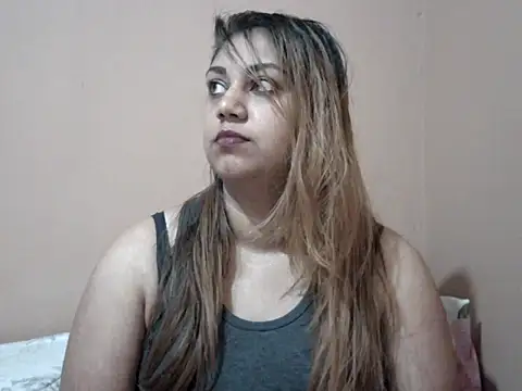 Snapshot of bellachow10 chatting on December 21, 9:49 am bellachow10 online show from December 21, 9:49 am