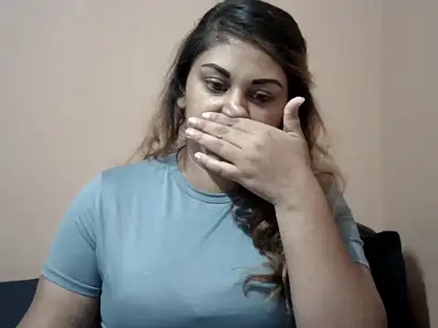 Snapshot of bellachow10 chatting on January 7, 7:05 pm bellachow10 online show from January 7, 7:05 pm