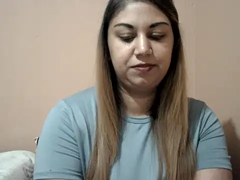 Snapshot of bellachow10 chatting on January 17, 4:54 pm bellachow10 online show from January 17, 4:54 pm