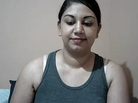 Snapshot of bellachow10 chatting on February 1, 7:56 pm bellachow10 online show from February 1, 7:56 pm