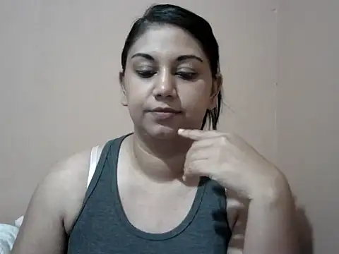 Snapshot of bellachow10 chatting on February 7, 7:39 pm bellachow10 online show from February 7, 7:39 pm