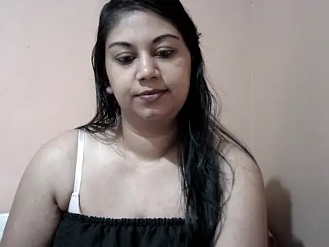 Snapshot of bellachow10 chatting on February 17, 5:59 am bellachow10 online show from February 17, 5:59 am