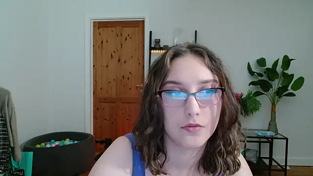 NaughtyRapunzel7 online show from December 9, 12:19 pm