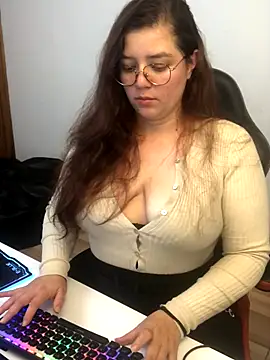 kayortiiz online show from December 16, 1:32 am