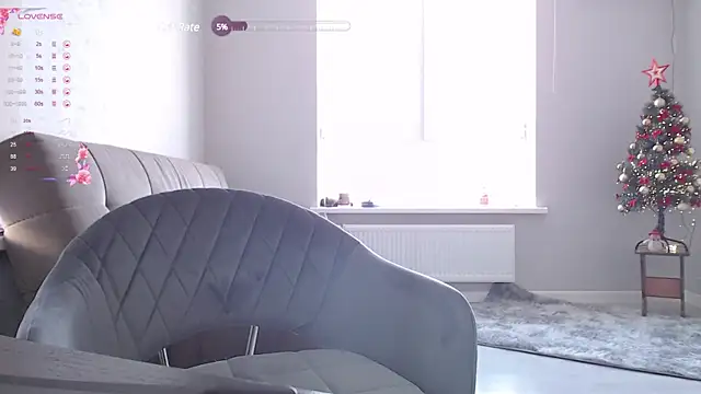 Mia Bows online show from December 19, 6:34 am