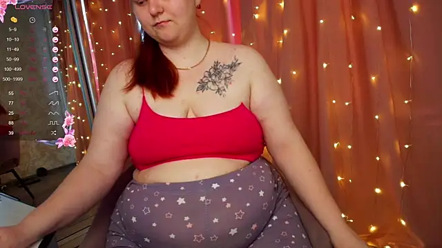 Snapshot of Mia_Bows chatting on June 25, 1:16 am Mia Bows online show from June 25, 1:16 am