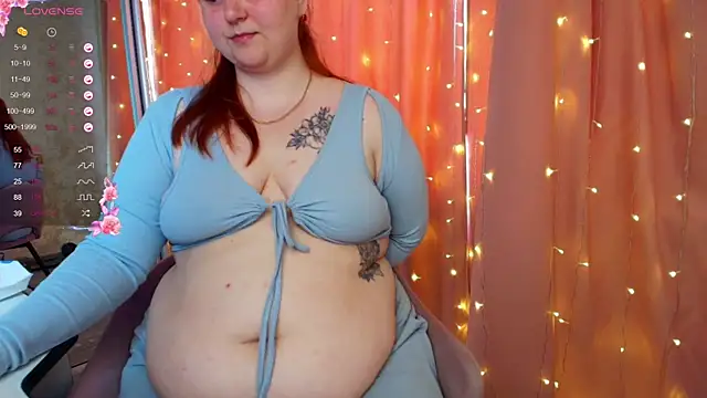 Snapshot of Mia_Bows chatting on July 18, 11:47 am Mia Bows online show from July 18, 11:47 am
