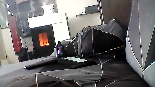 mickzizi online show from March 25, 10:10 am