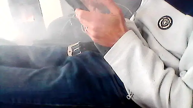 mickzizi online show from April 2, 9:40 am