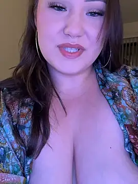 Snapshot of RosieDixx chatting on June 5, 4:30 am RosieDixx online show from June 5, 4:30 am