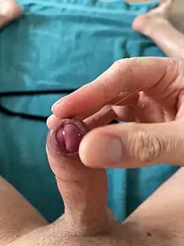 Snapshot of vultur2565 chatting on February 11, 9:53 am vultur2565 online show from February 11, 9:53 am