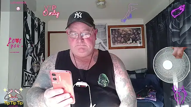 Snapshot of HOTANAL chatting on June 25, 5:56 am HOTANAL online show from June 25, 5:56 am