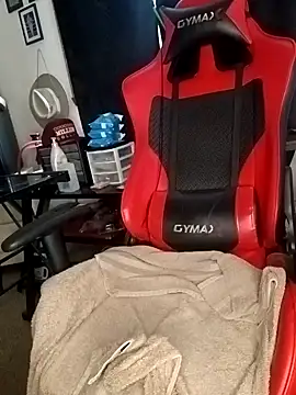 Snapshot of yellowwetfox chatting on February 16, 8:43 am yellowwetfox online show from February 16, 8:43 am