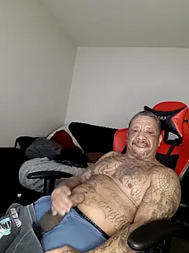 Snapshot of yellowwetfox chatting on February 17, 2:35 pm yellowwetfox online show from February 17, 2:35 pm