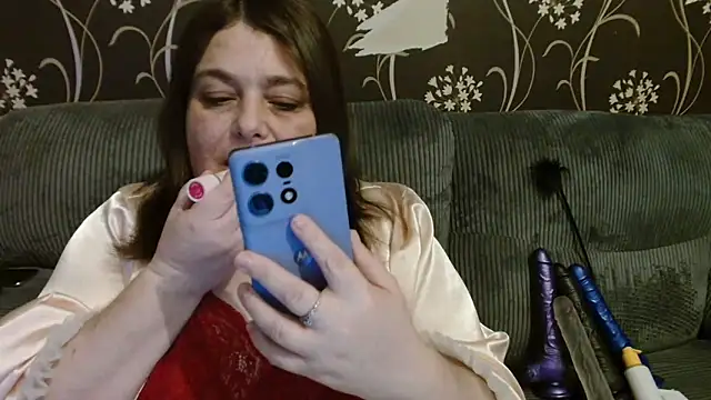 Snapshot of HouseWifeWhore_Milf chatting on November 7, 10:43 pm HouseWifeWhore Milf online show from November 7, 10:43 pm