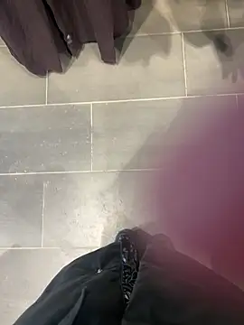 CrazzyChicks online show from March 25, 5:13 am