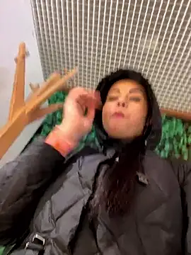 CrazzyChicks online show from April 21, 7:47 am